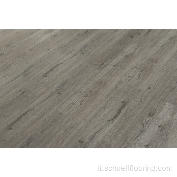 Pavimenti in piastrelle LVT rifiniti in legno